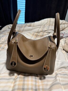 Brown Leather Shoulder Bag - Elegant Everyday Tote